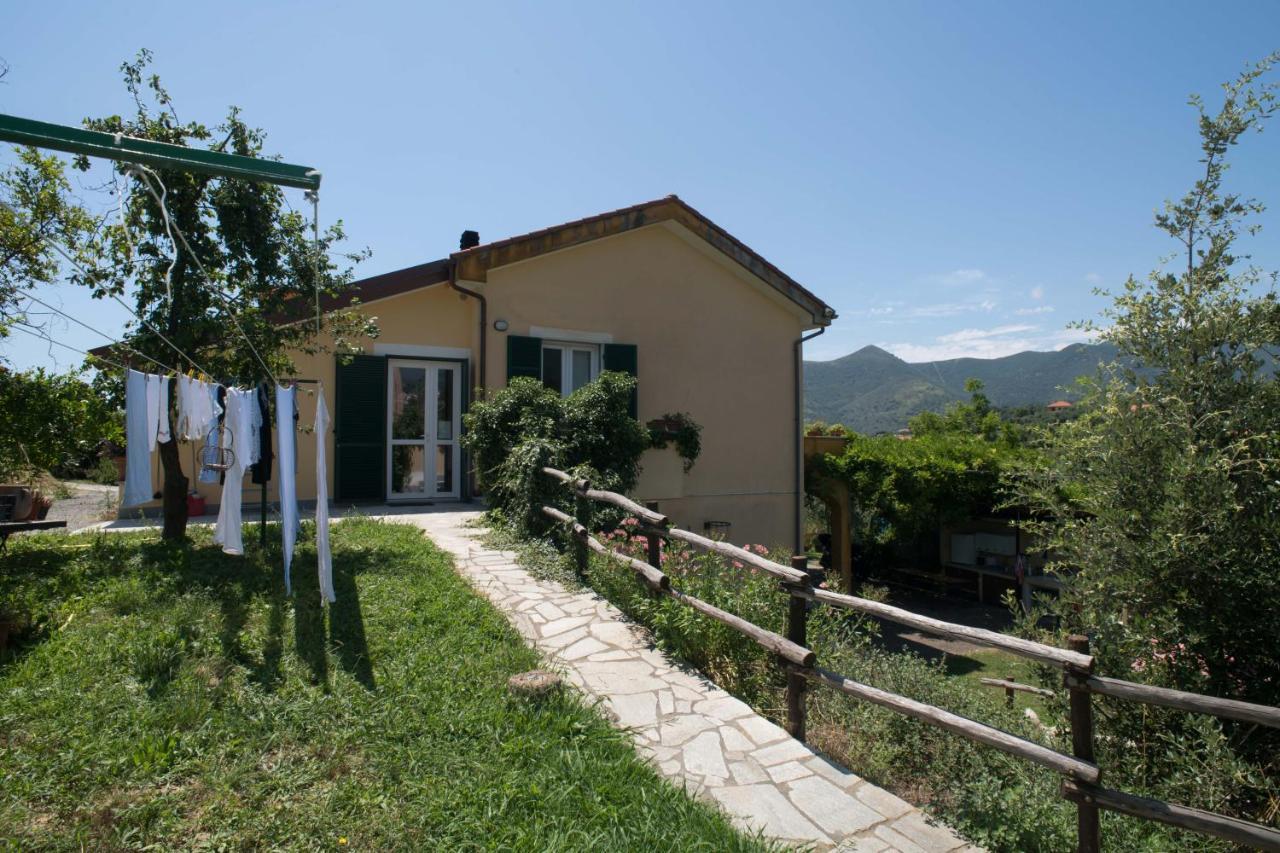 B&B La Casa Dei Gelsi Loano Bagian luar foto