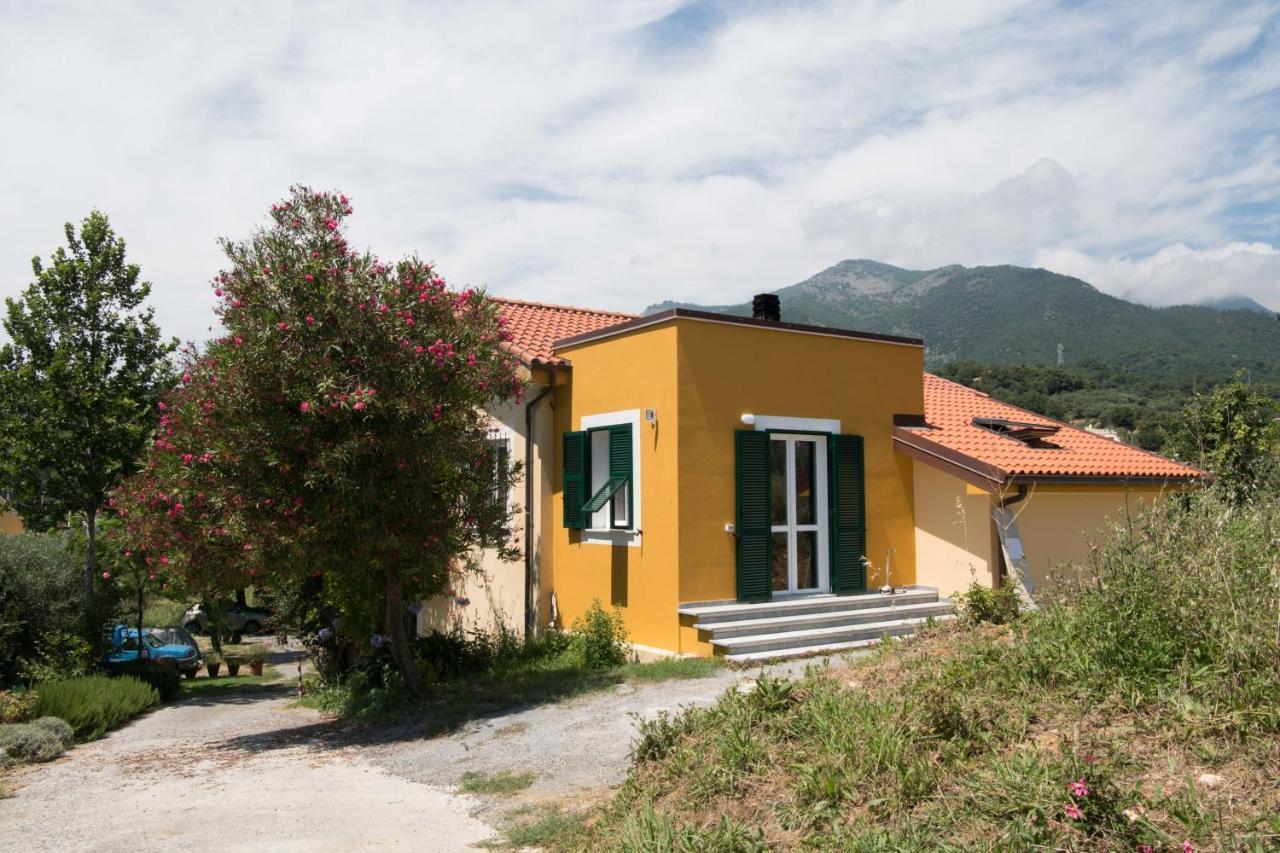 B&B La Casa Dei Gelsi Loano Bagian luar foto