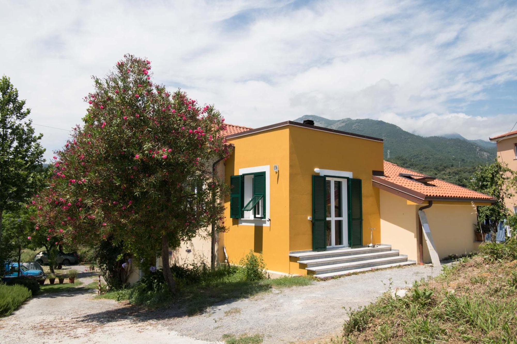 B&B La Casa Dei Gelsi Loano Bagian luar foto